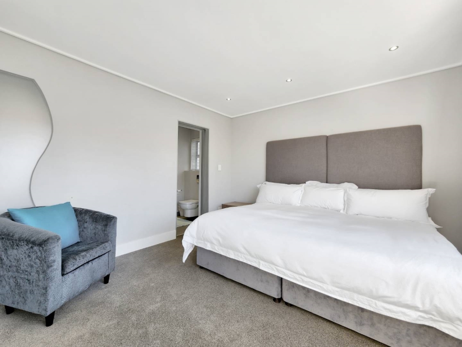 2 Bedroom Property for Sale in Sea Point Western Cape
